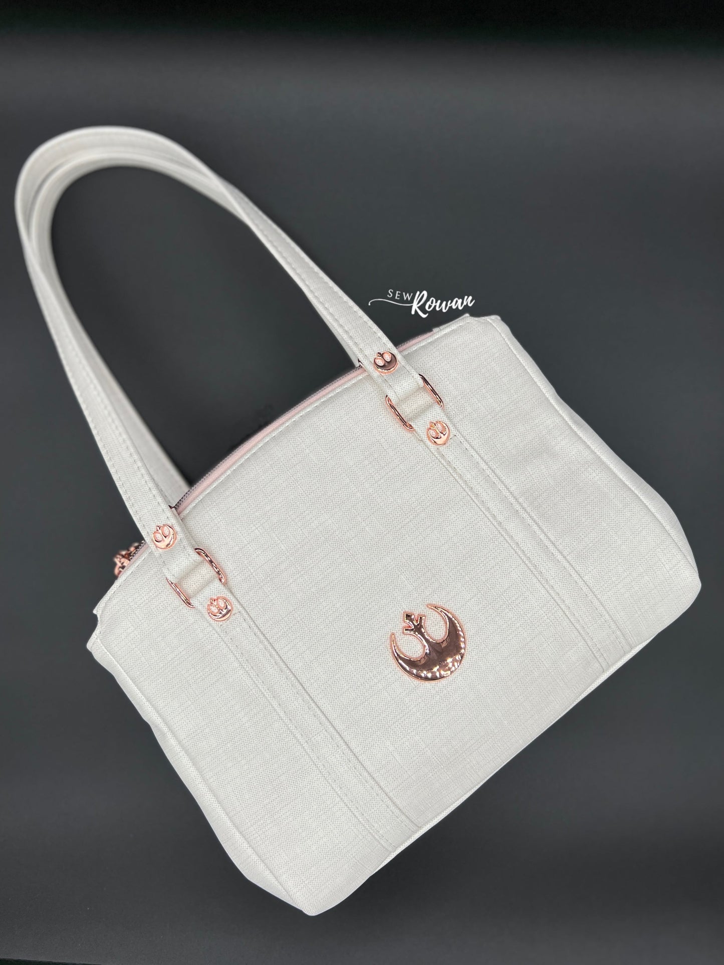 Linen Glitz Deluxe BUTTAH™️ Vinyl