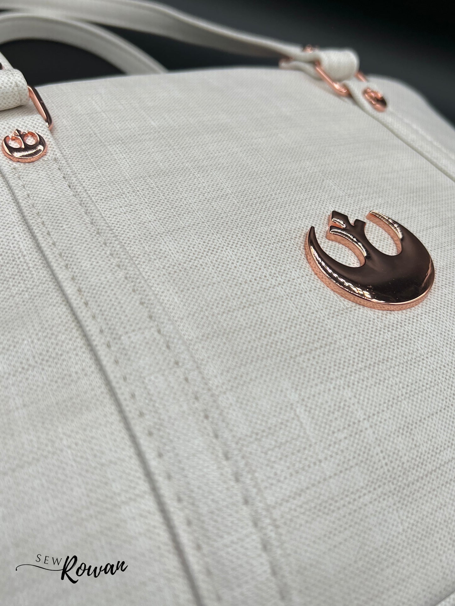 Linen Glitz Deluxe BUTTAH™️ Vinyl